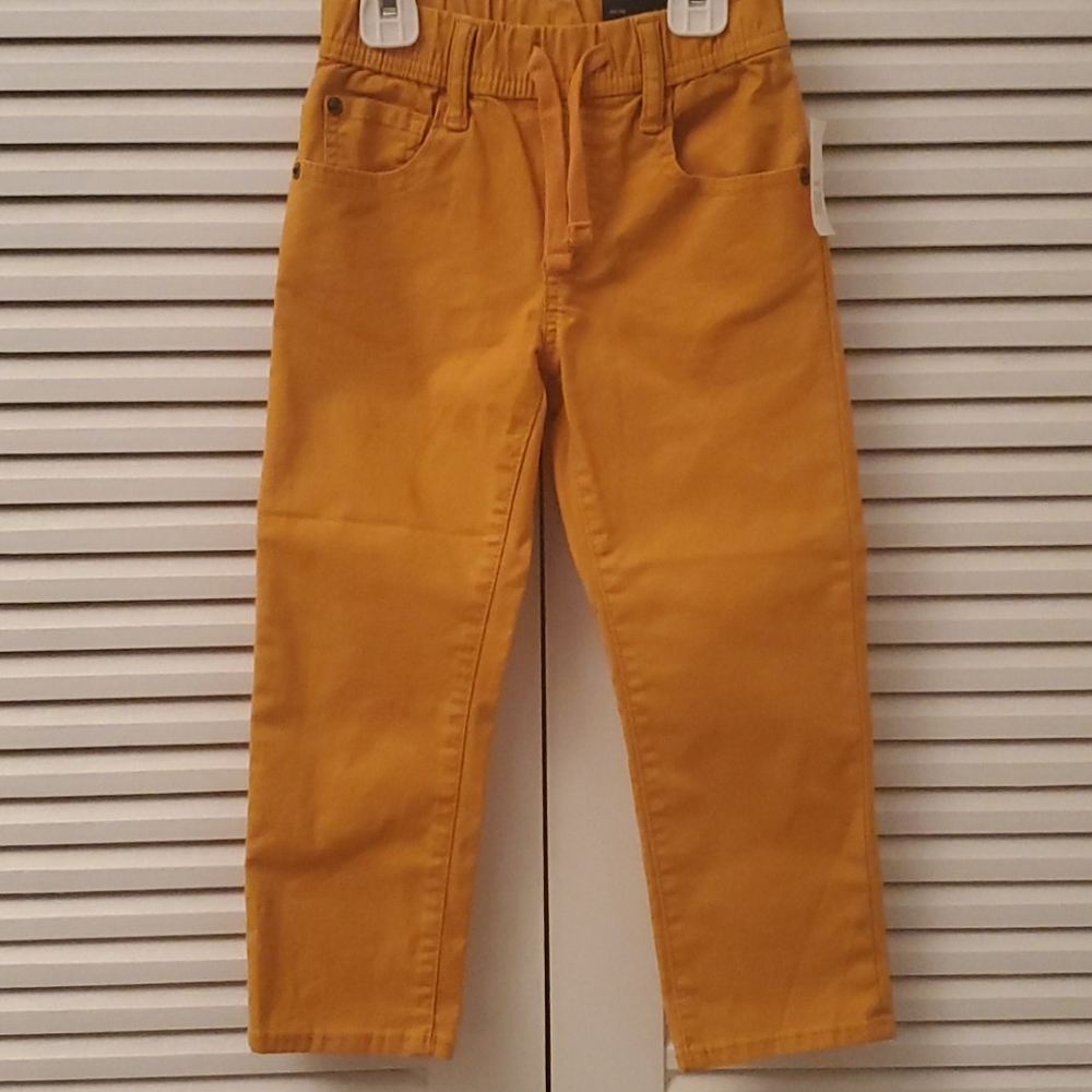 NWT pull on jeans